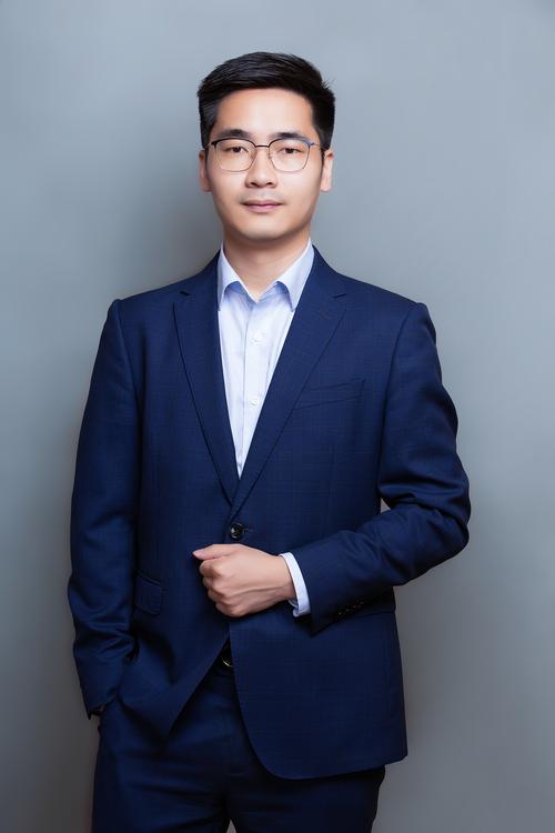 李福兰 跟组制片负责人